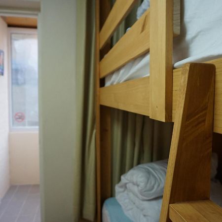 Br. Guesthouse Hongdae Сеул Стая снимка