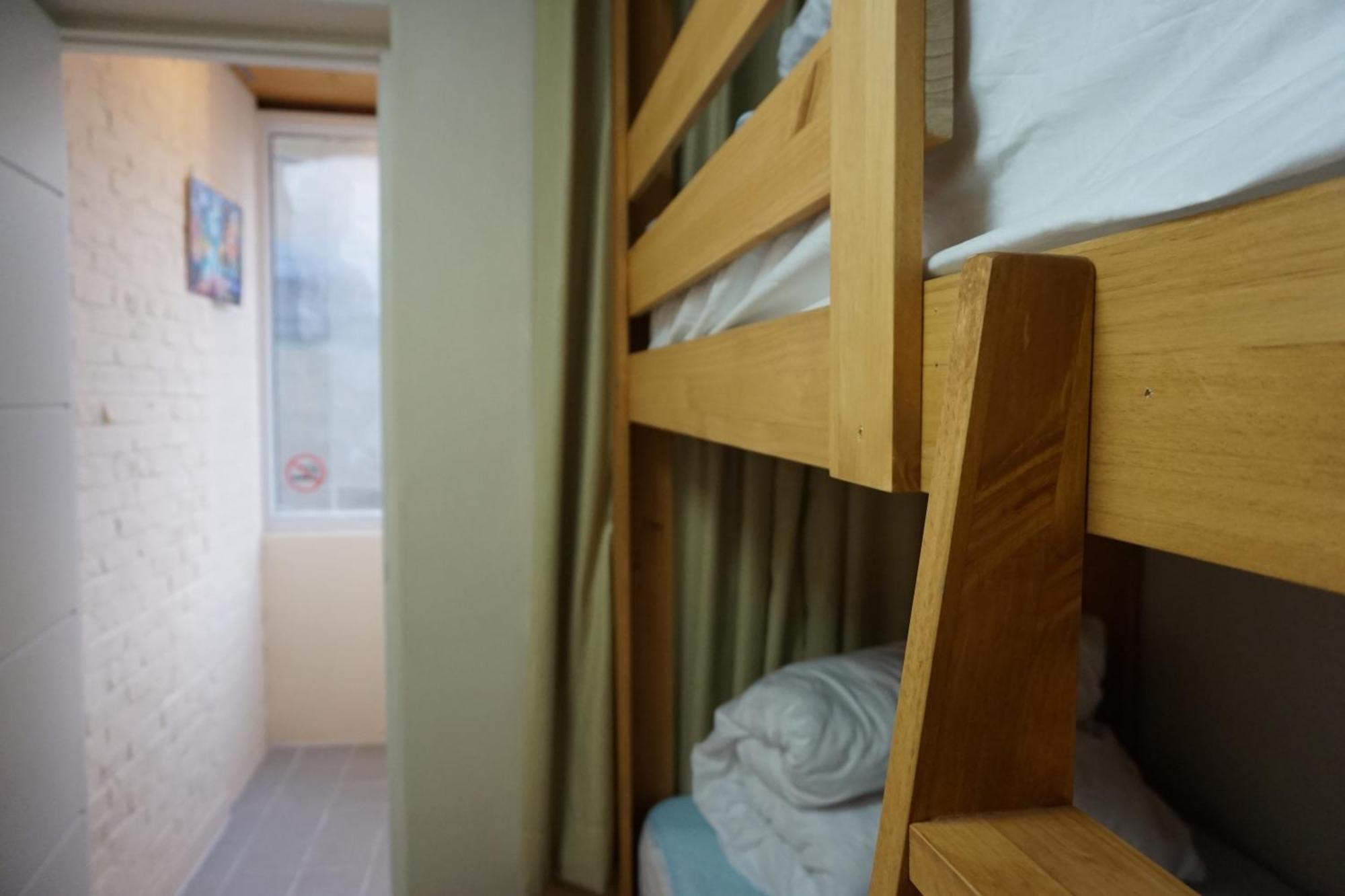 Br. Guesthouse Hongdae Сеул Стая снимка