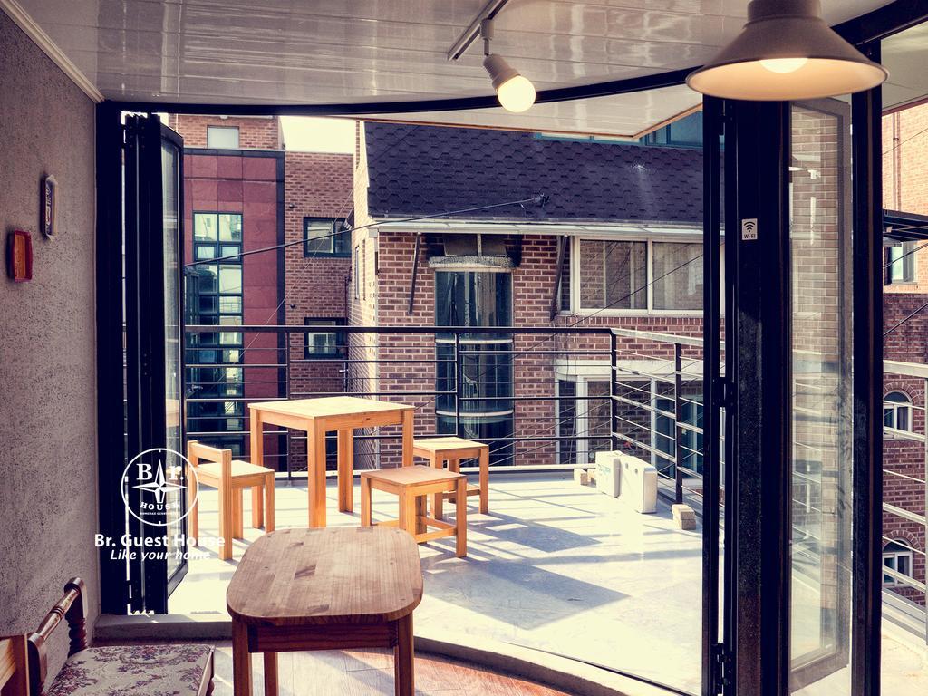 Br. Guesthouse Hongdae Сеул Екстериор снимка