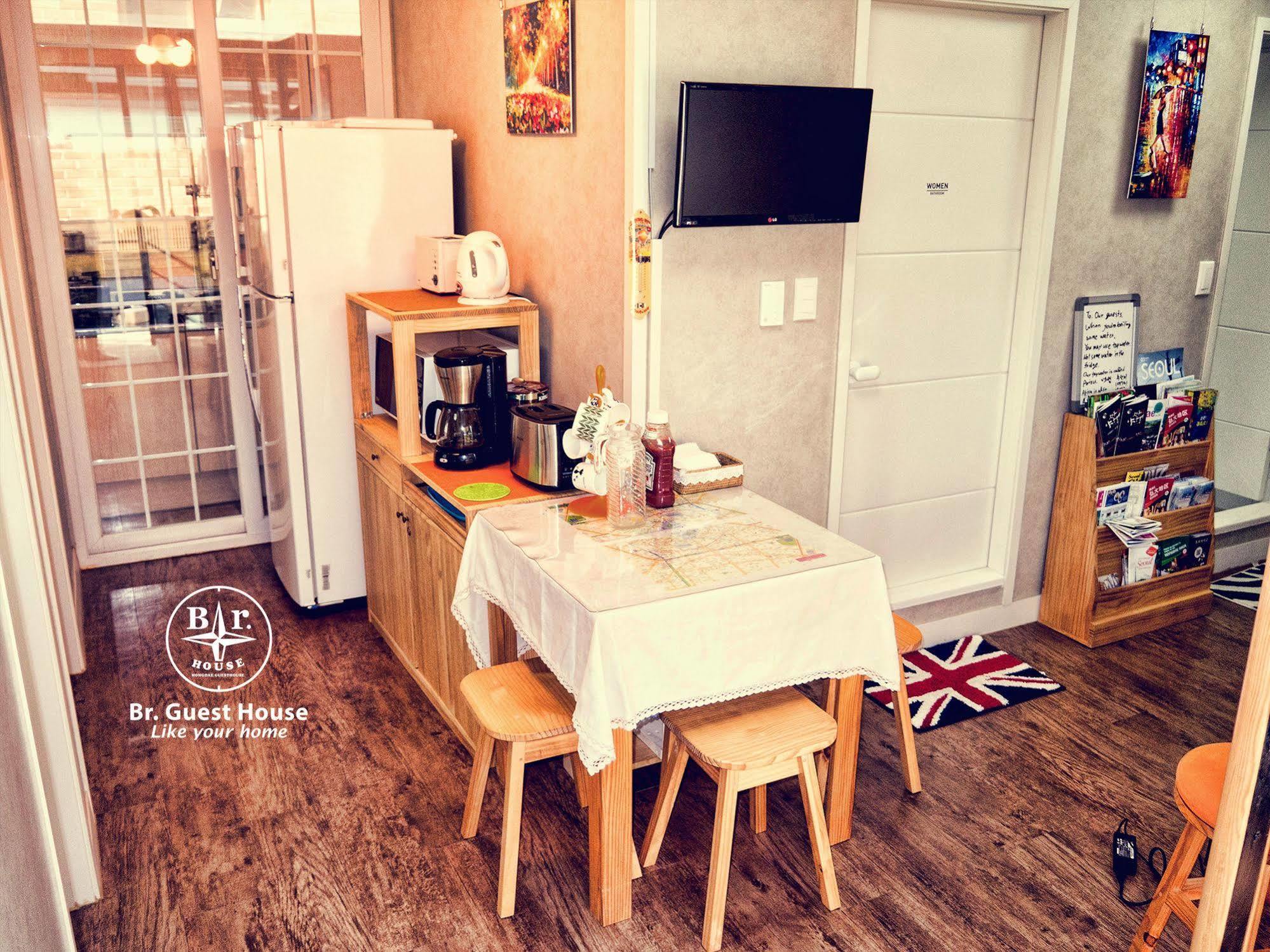 Br. Guesthouse Hongdae Сеул Екстериор снимка